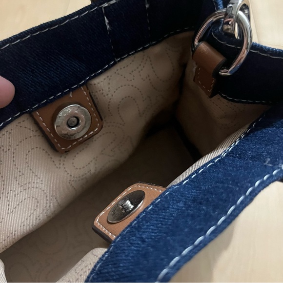 NWT true religion denim handbag with removable straps - Picture 4 of 5